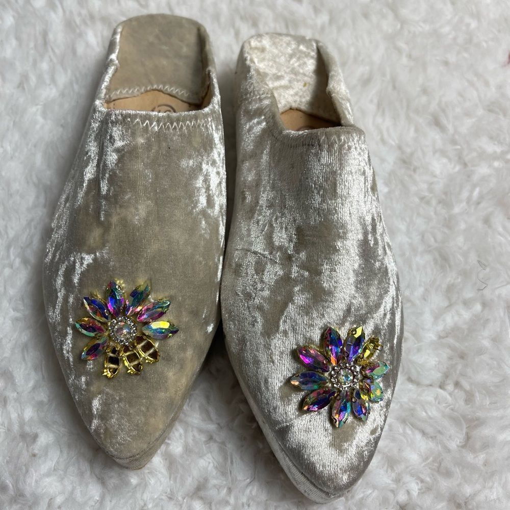 Moroccan Asala beige velvet leather slippers with jewels brooch  accent EUR SZ37